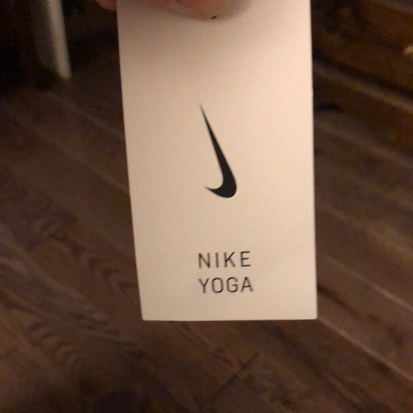 Yoga Nike leggings never worn size L - Picture 4 of 4